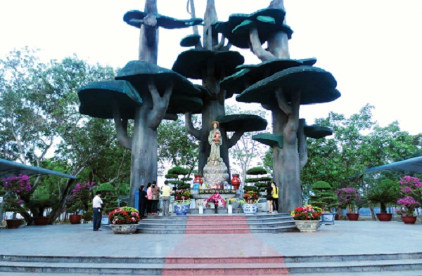 TOUR ĐỨC MẸ LA VANG - HUẾ - ĐỘNG PHONG NHA 3 NGÀY 2 ĐÊM