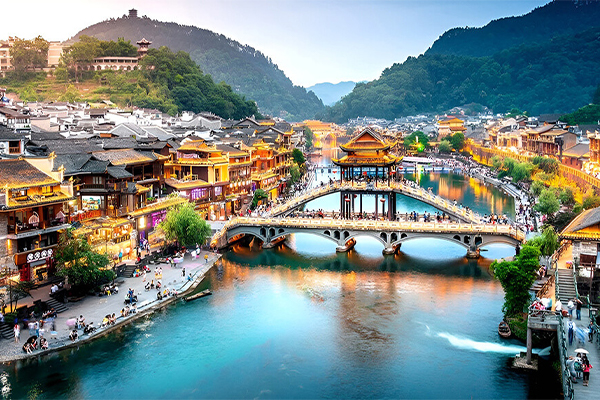 TOUR TRƯƠNG GIA GIỚI PHƯỢNG HOÀNG CỔ TRẤN